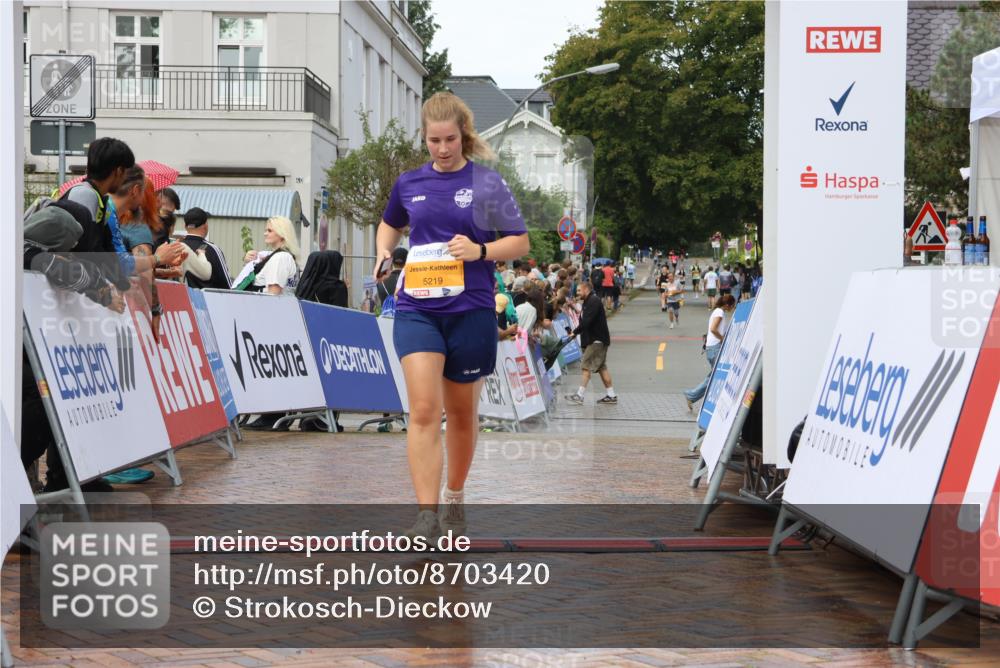 31.08.2025 - 21. Blankeneser Heldenlauf Strokosch-Dieckow http://msf.ph/oto/8703420 31.08.2025 13:06:02 Ziel 5219, 5593, 5594, 5712, 5486, 5692 meine-sportfotos.de