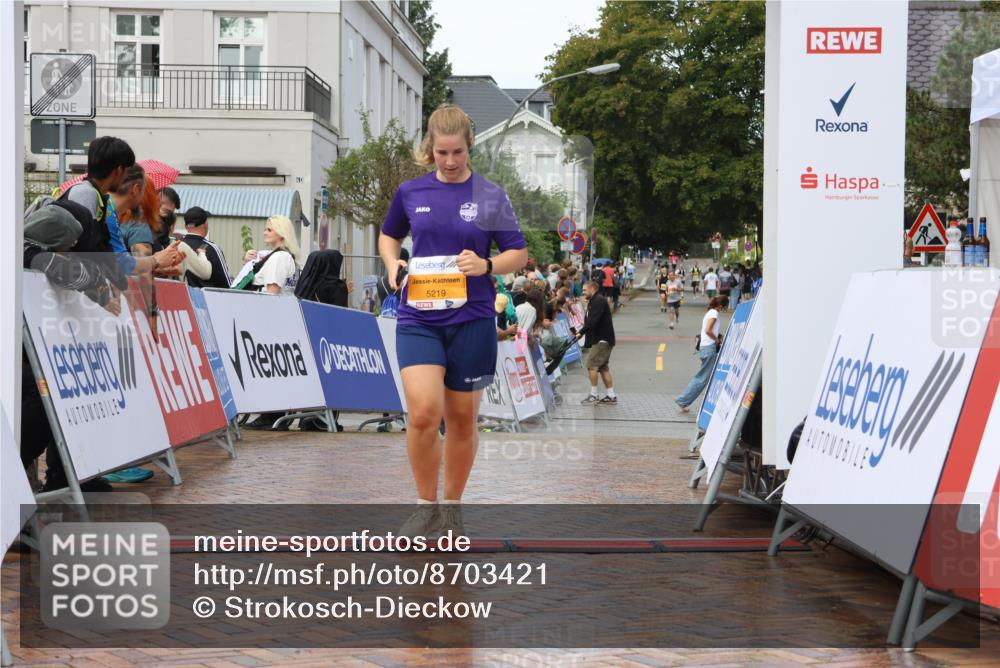 31.08.2025 - 21. Blankeneser Heldenlauf Strokosch-Dieckow http://msf.ph/oto/8703421 31.08.2025 13:06:02 Ziel 5219, 5593, 5594, 5712, 5486, 5692 meine-sportfotos.de