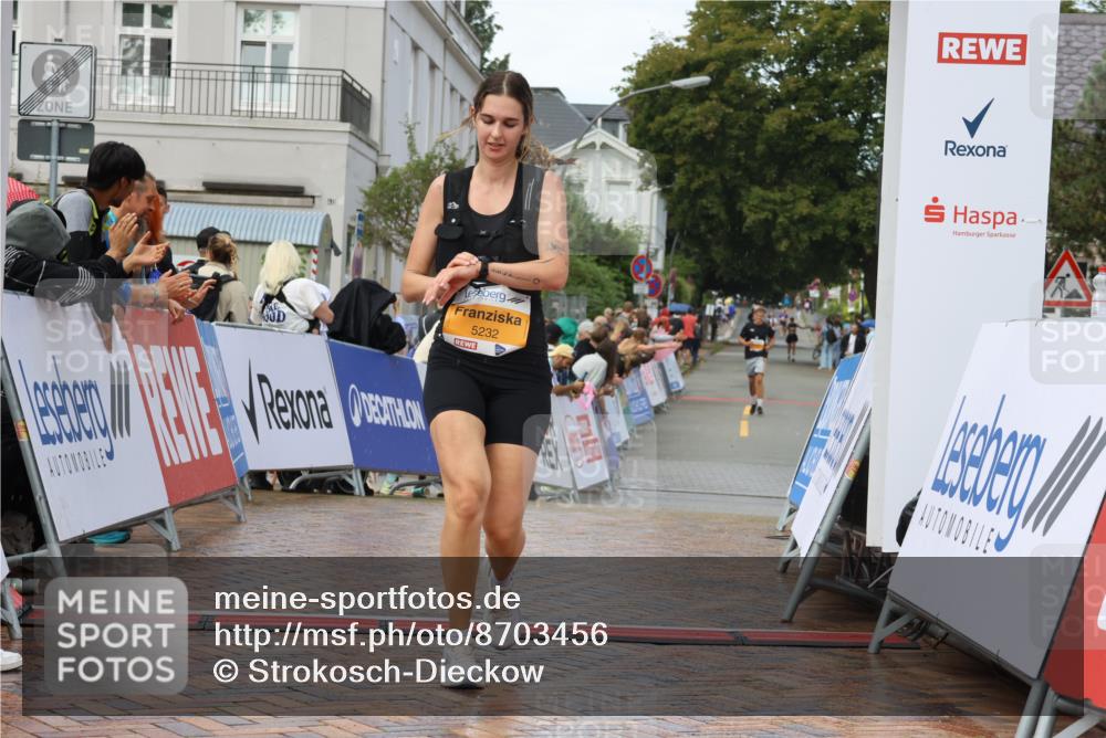 31.08.2025 - 21. Blankeneser Heldenlauf Strokosch-Dieckow http://msf.ph/oto/8703456 31.08.2025 13:05:10 Ziel 5232 meine-sportfotos.de