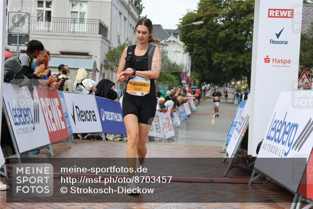 31.08.2025 - 21. Blankeneser Heldenlauf Strokosch-Dieckow http://msf.ph/oto/8703457 31.08.2025 13:05:10 Ziel 5232 meine-sportfotos.de