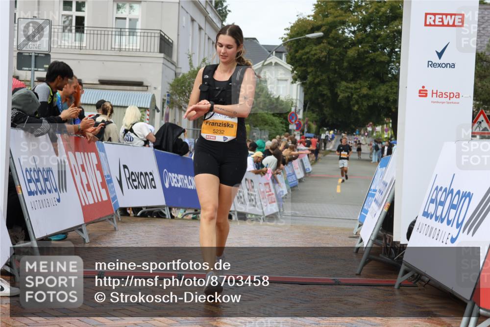 31.08.2025 - 21. Blankeneser Heldenlauf Strokosch-Dieckow http://msf.ph/oto/8703458 31.08.2025 13:05:10 Ziel 5232 meine-sportfotos.de