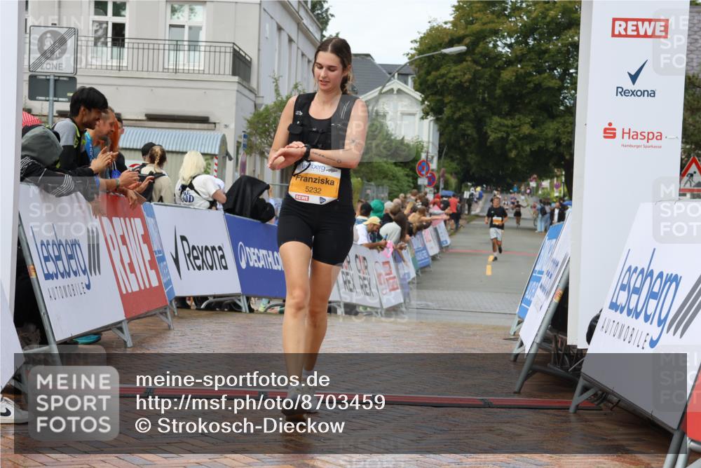 31.08.2025 - 21. Blankeneser Heldenlauf Strokosch-Dieckow http://msf.ph/oto/8703459 31.08.2025 13:05:10 Ziel 5232 meine-sportfotos.de