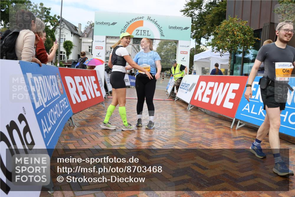 31.08.2025 - 21. Blankeneser Heldenlauf Strokosch-Dieckow http://msf.ph/oto/8703468 31.08.2025 13:04:57 Ziel 5090, 5228, 5546, 5545, 5126, 5125 meine-sportfotos.de