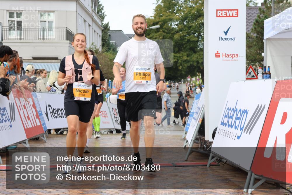 31.08.2025 - 21. Blankeneser Heldenlauf Strokosch-Dieckow http://msf.ph/oto/8703480 31.08.2025 13:04:51 Ziel 5090, 5228, 5546, 5545, 5126, 5125, 5051 meine-sportfotos.de