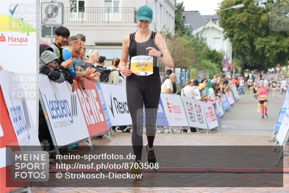 31.08.2025 - 21. Blankeneser Heldenlauf Strokosch-Dieckow http://msf.ph/oto/8703508 31.08.2025 13:04:34 Ziel 5750 meine-sportfotos.de
