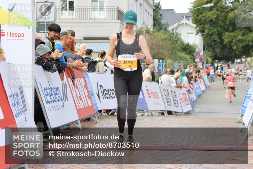 31.08.2025 - 21. Blankeneser Heldenlauf Strokosch-Dieckow http://msf.ph/oto/8703510 31.08.2025 13:04:34 Ziel 5750 meine-sportfotos.de