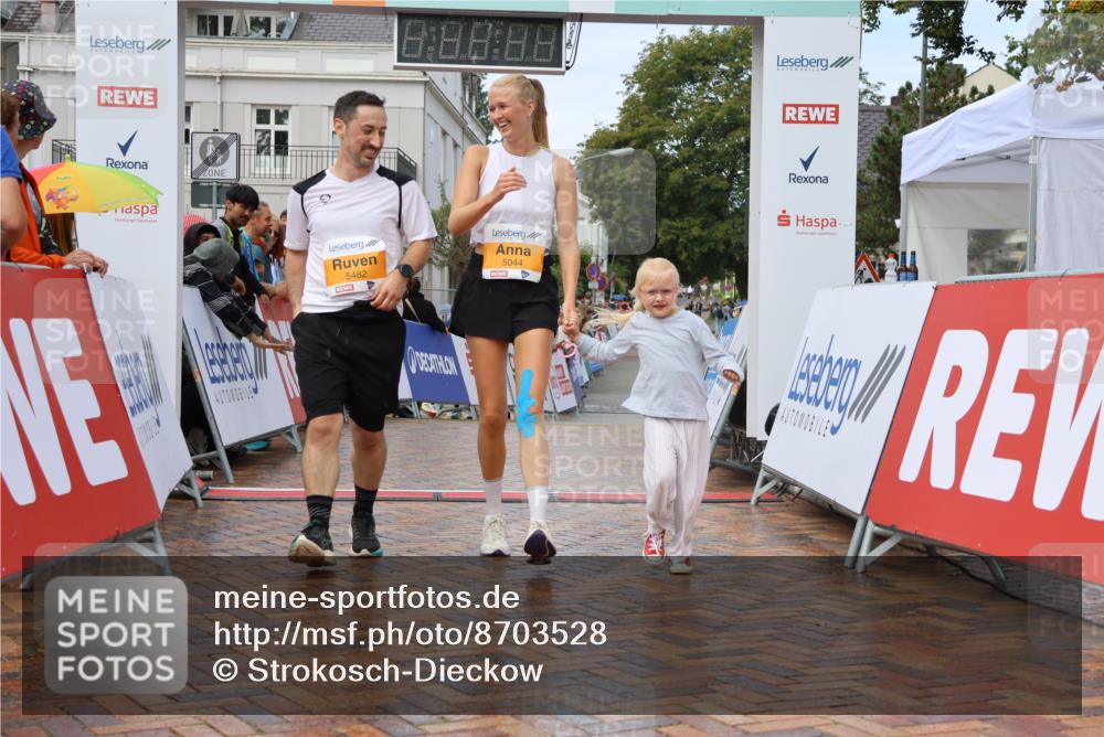 31.08.2025 - 21. Blankeneser Heldenlauf Strokosch-Dieckow http://msf.ph/oto/8703528 31.08.2025 13:04:21 Ziel 5482, 5044 meine-sportfotos.de