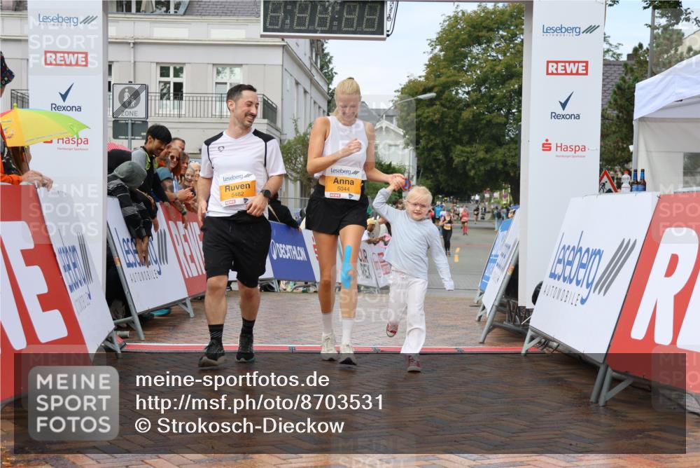 31.08.2025 - 21. Blankeneser Heldenlauf Strokosch-Dieckow http://msf.ph/oto/8703531 31.08.2025 13:04:21 Ziel 5482, 5044 meine-sportfotos.de