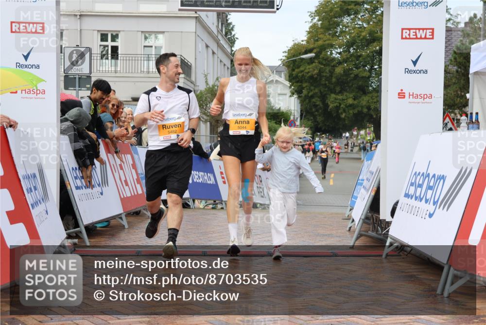 31.08.2025 - 21. Blankeneser Heldenlauf Strokosch-Dieckow http://msf.ph/oto/8703535 31.08.2025 13:04:20 Ziel 5482, 5044 meine-sportfotos.de