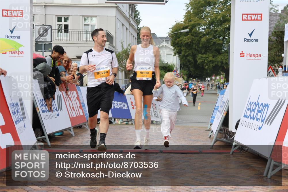 31.08.2025 - 21. Blankeneser Heldenlauf Strokosch-Dieckow http://msf.ph/oto/8703536 31.08.2025 13:04:20 Ziel 5482, 5044 meine-sportfotos.de