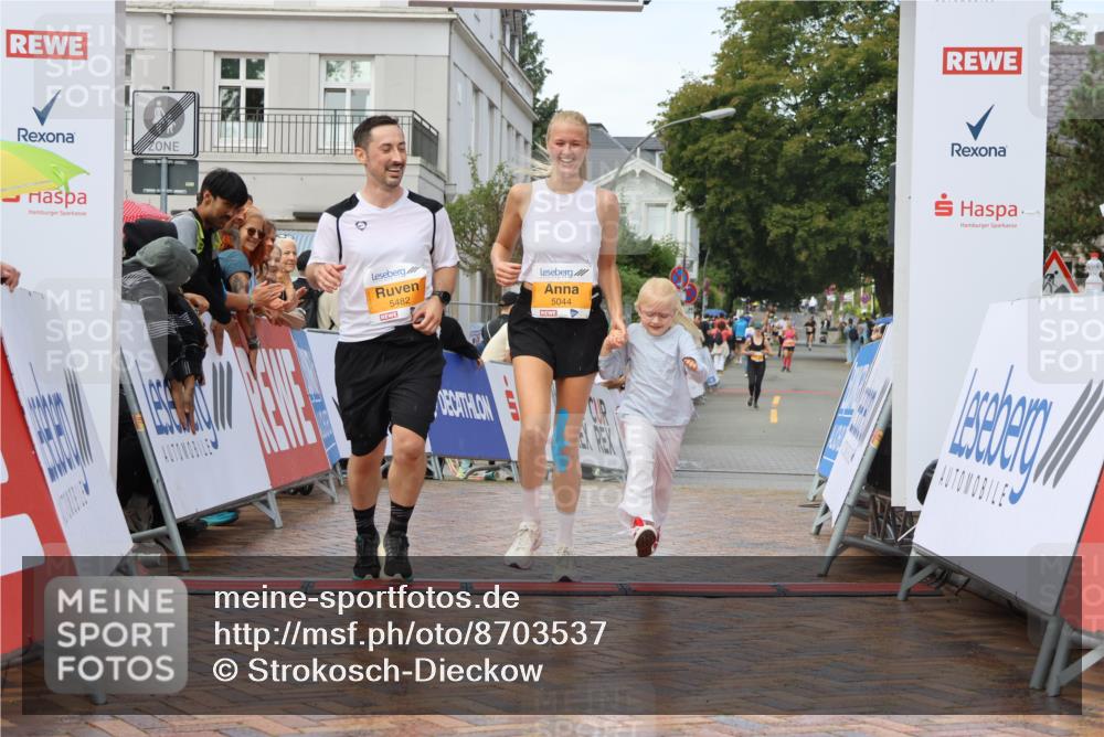 31.08.2025 - 21. Blankeneser Heldenlauf Strokosch-Dieckow http://msf.ph/oto/8703537 31.08.2025 13:04:20 Ziel 5482, 5044 meine-sportfotos.de