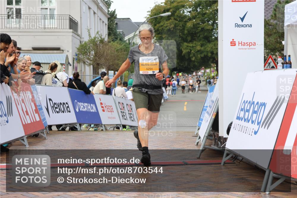 31.08.2025 - 21. Blankeneser Heldenlauf Strokosch-Dieckow http://msf.ph/oto/8703544 31.08.2025 13:03:58 Ziel 5254 meine-sportfotos.de
