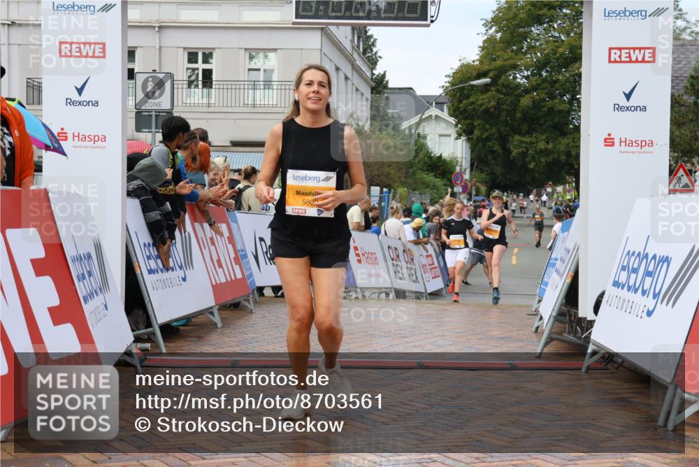 31.08.2025 - 21. Blankeneser Heldenlauf Strokosch-Dieckow http://msf.ph/oto/8703561 31.08.2025 13:03:40 Ziel 5802, 5227 meine-sportfotos.de