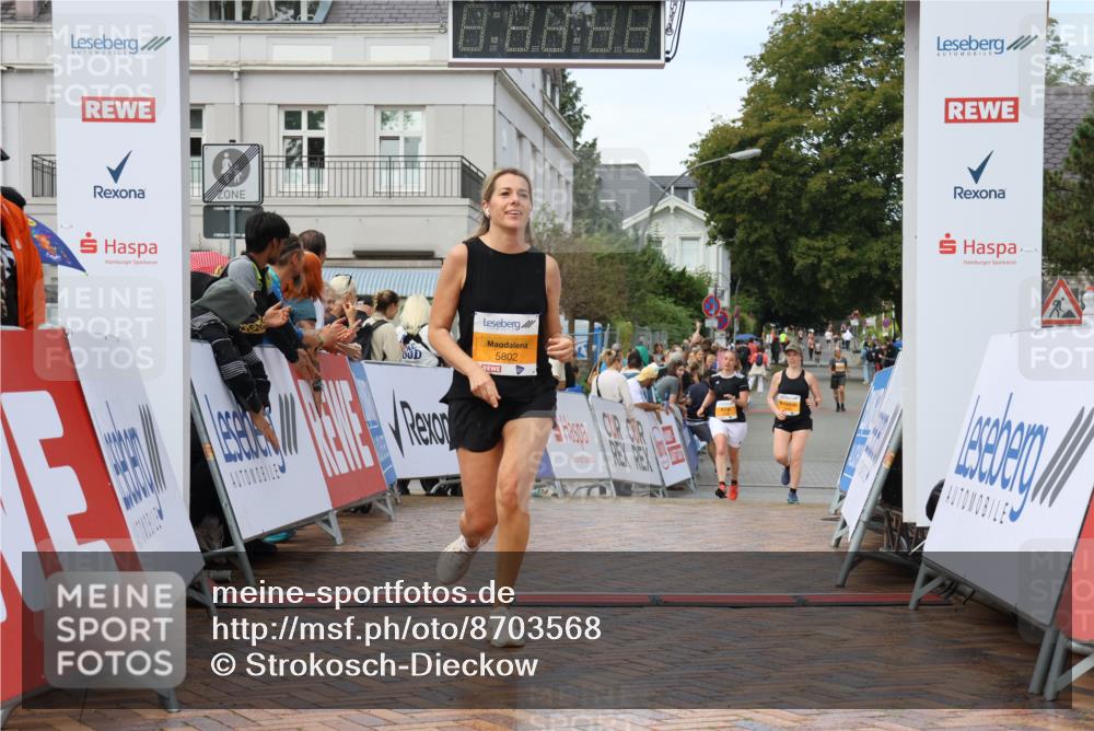 31.08.2025 - 21. Blankeneser Heldenlauf Strokosch-Dieckow http://msf.ph/oto/8703568 31.08.2025 13:03:40 Ziel 5802, 5227 meine-sportfotos.de