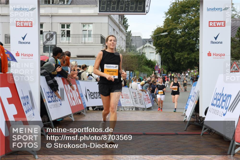 31.08.2025 - 21. Blankeneser Heldenlauf Strokosch-Dieckow http://msf.ph/oto/8703569 31.08.2025 13:03:40 Ziel 5802, 5227 meine-sportfotos.de
