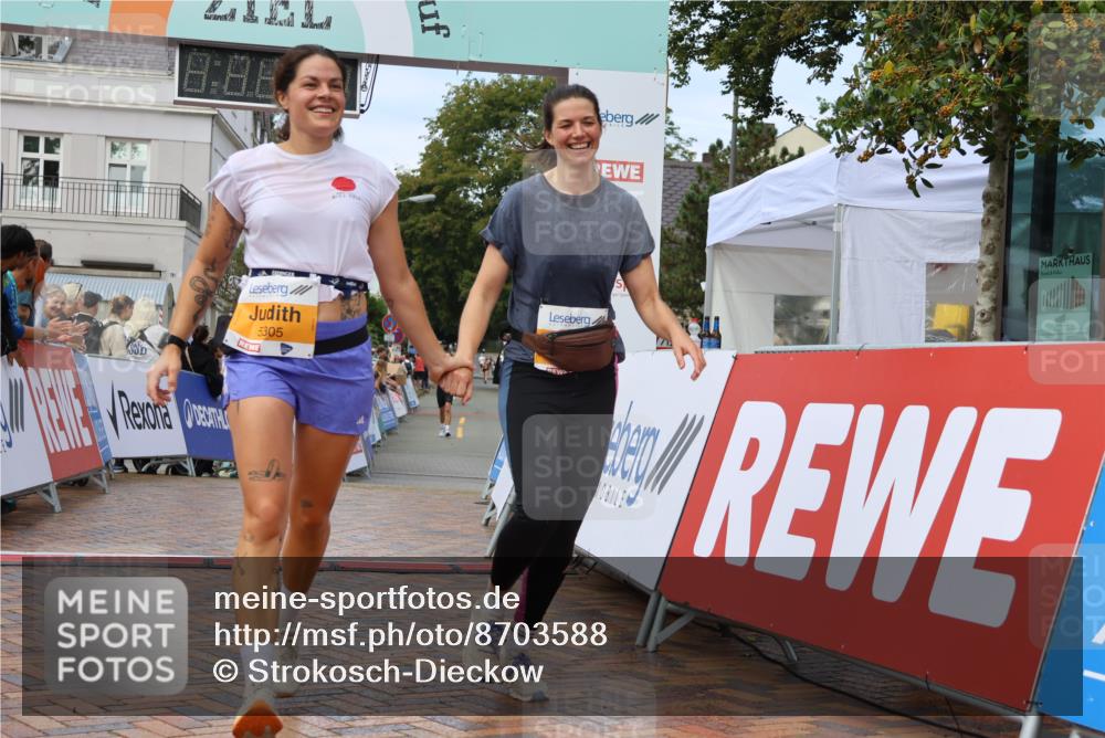31.08.2025 - 21. Blankeneser Heldenlauf Strokosch-Dieckow http://msf.ph/oto/8703588 31.08.2025 13:03:13 Ziel 5359, 5305 meine-sportfotos.de