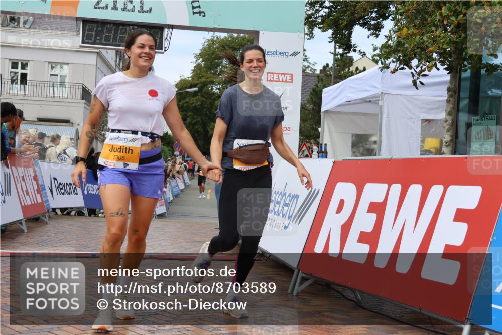 31.08.2025 - 21. Blankeneser Heldenlauf Strokosch-Dieckow http://msf.ph/oto/8703589 31.08.2025 13:03:13 Ziel 5359, 5305 meine-sportfotos.de