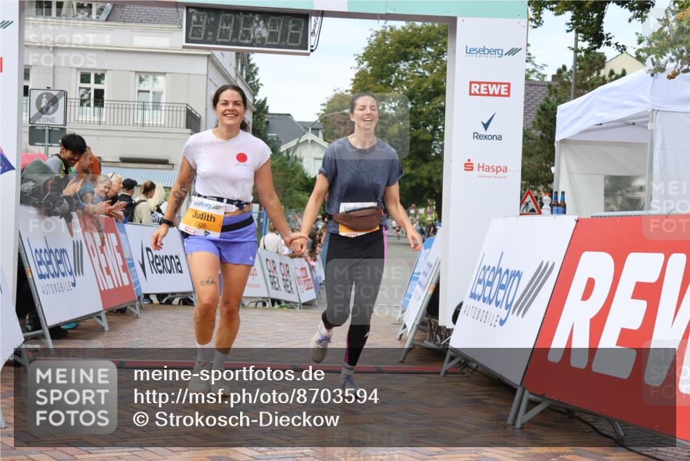 31.08.2025 - 21. Blankeneser Heldenlauf Strokosch-Dieckow http://msf.ph/oto/8703594 31.08.2025 13:03:12 Ziel 5359, 5305, 5038 meine-sportfotos.de