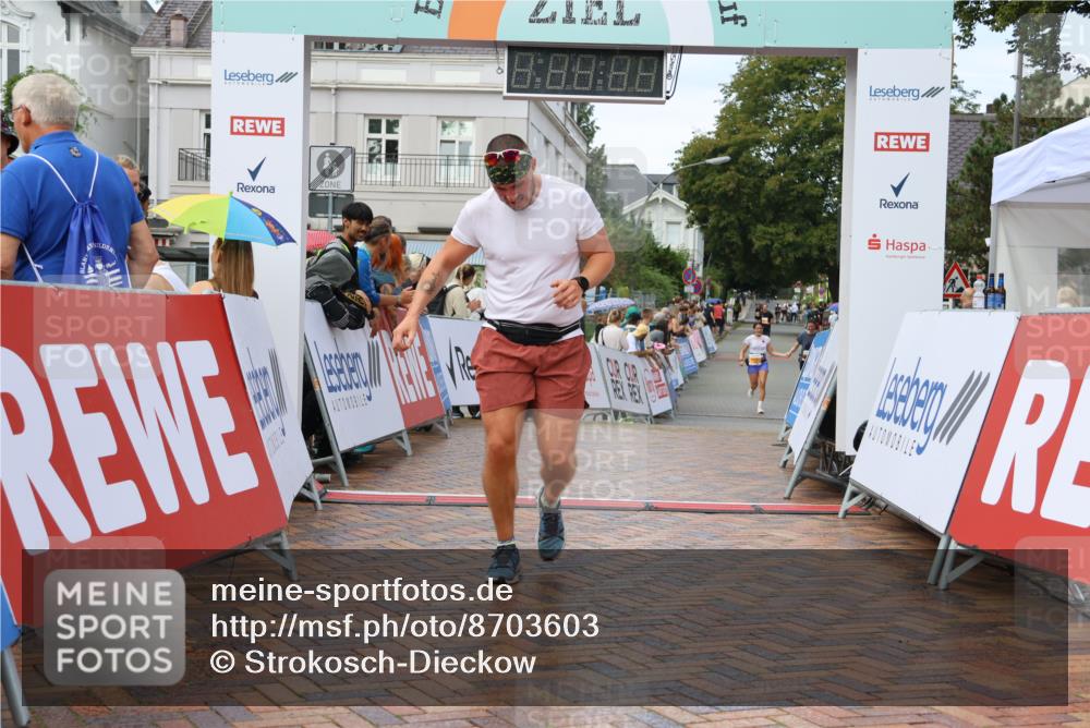 31.08.2025 - 21. Blankeneser Heldenlauf Strokosch-Dieckow http://msf.ph/oto/8703603 31.08.2025 13:03:04 Ziel 5038 meine-sportfotos.de