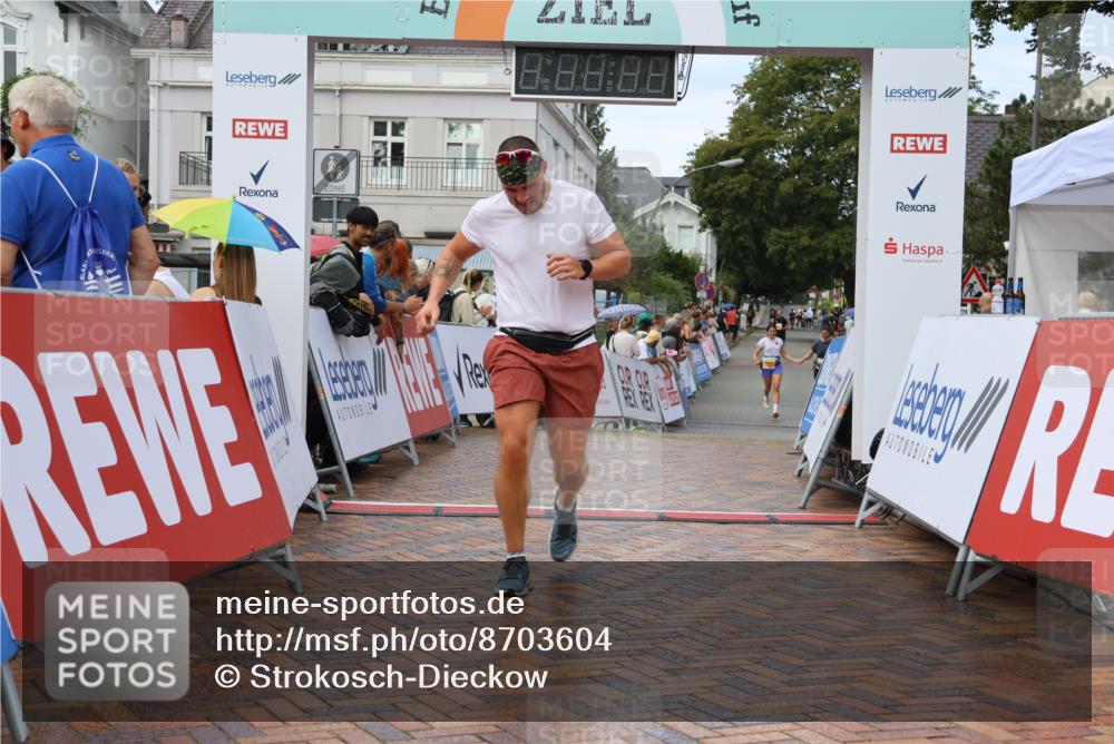 31.08.2025 - 21. Blankeneser Heldenlauf Strokosch-Dieckow http://msf.ph/oto/8703604 31.08.2025 13:03:04 Ziel 5038 meine-sportfotos.de