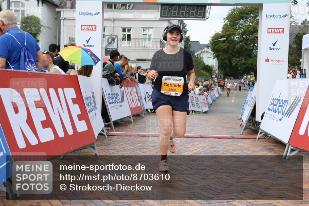31.08.2025 - 21. Blankeneser Heldenlauf Strokosch-Dieckow http://msf.ph/oto/8703610 31.08.2025 13:02:50 Ziel 5754, 5603 meine-sportfotos.de