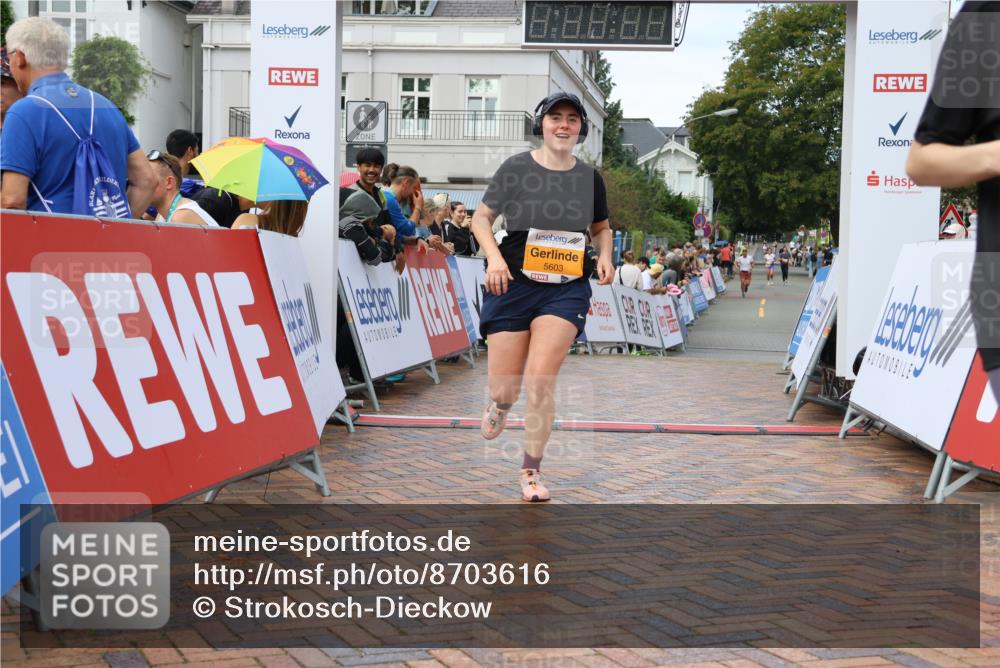31.08.2025 - 21. Blankeneser Heldenlauf Strokosch-Dieckow http://msf.ph/oto/8703616 31.08.2025 13:02:49 Ziel 5754, 5603 meine-sportfotos.de