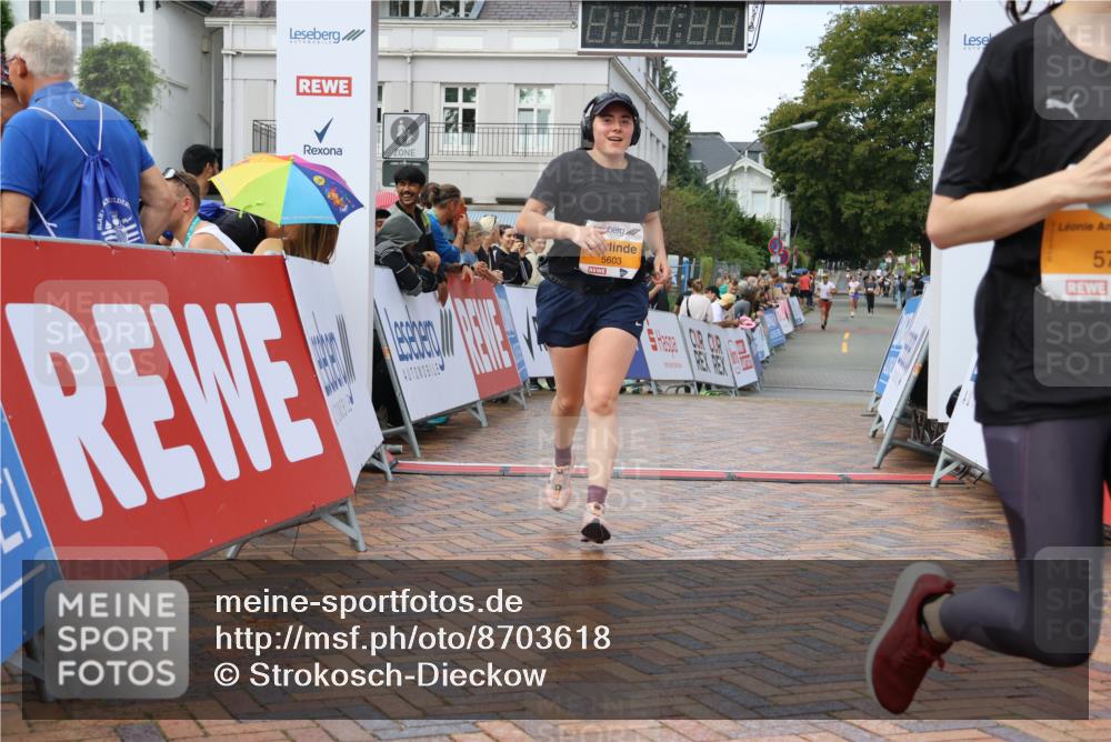 31.08.2025 - 21. Blankeneser Heldenlauf Strokosch-Dieckow http://msf.ph/oto/8703618 31.08.2025 13:02:49 Ziel 5754, 5603 meine-sportfotos.de