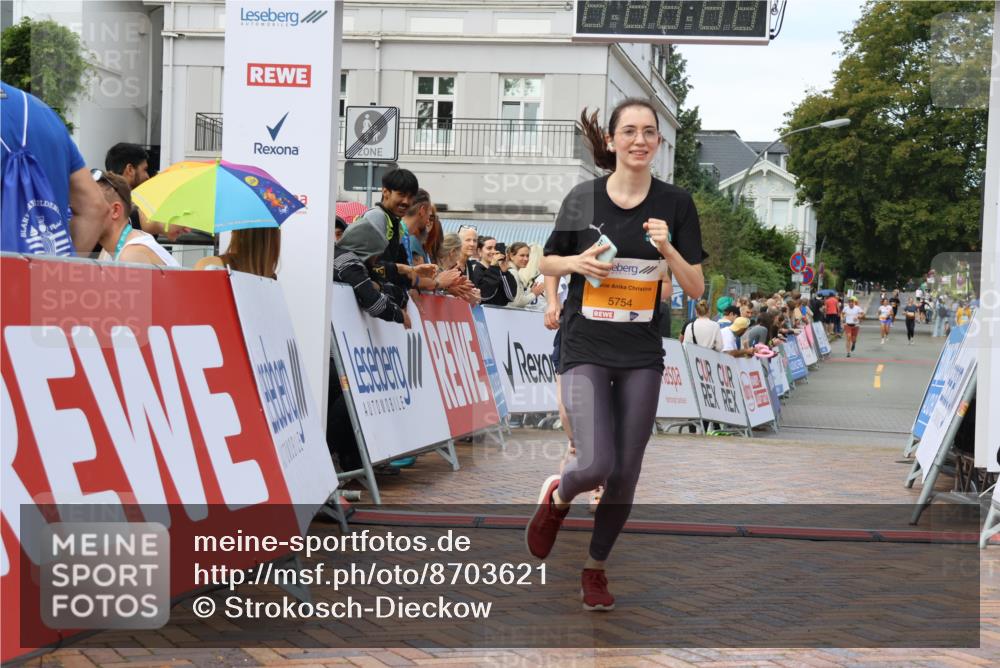 31.08.2025 - 21. Blankeneser Heldenlauf Strokosch-Dieckow http://msf.ph/oto/8703621 31.08.2025 13:02:48 Ziel 5754, 5603 meine-sportfotos.de