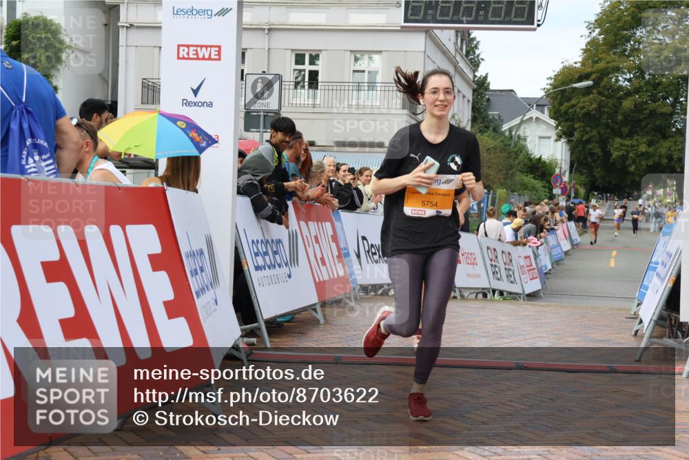 31.08.2025 - 21. Blankeneser Heldenlauf Strokosch-Dieckow http://msf.ph/oto/8703622 31.08.2025 13:02:48 Ziel 5754, 5603 meine-sportfotos.de