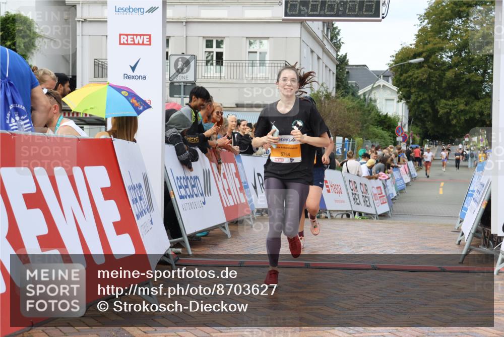 31.08.2025 - 21. Blankeneser Heldenlauf Strokosch-Dieckow http://msf.ph/oto/8703627 31.08.2025 13:02:47 Ziel 5754, 5603 meine-sportfotos.de