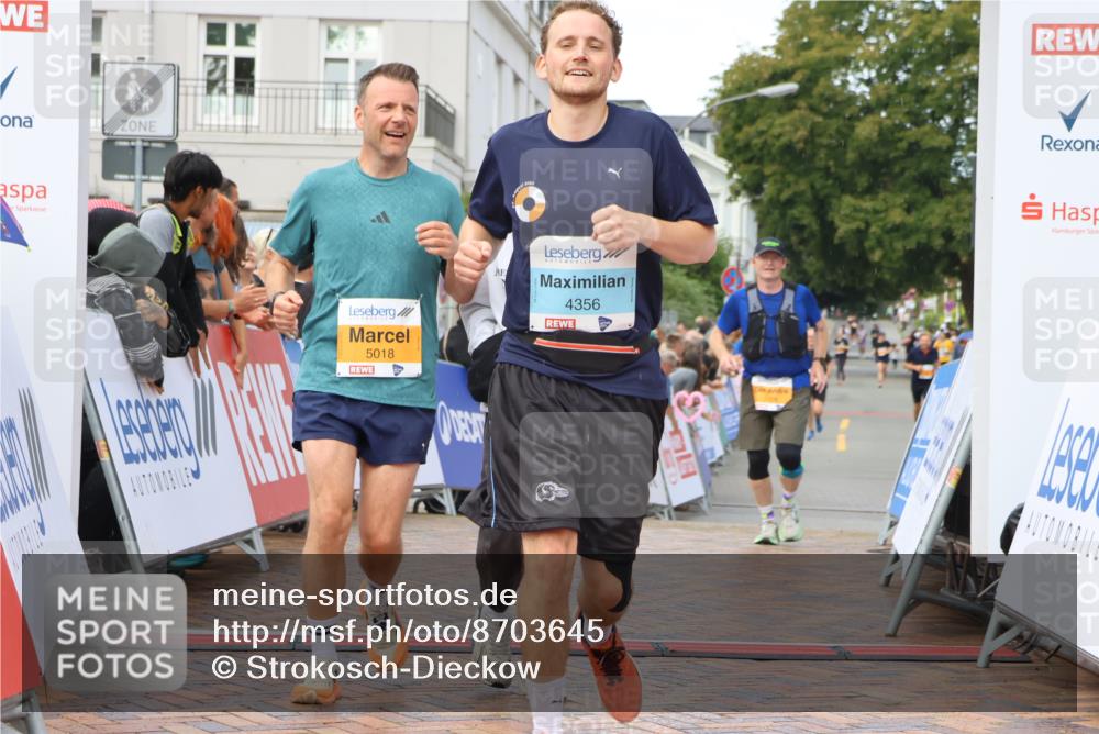 31.08.2025 - 21. Blankeneser Heldenlauf Strokosch-Dieckow http://msf.ph/oto/8703645 31.08.2025 13:02:23 Ziel 5018, 5128, 4356 meine-sportfotos.de