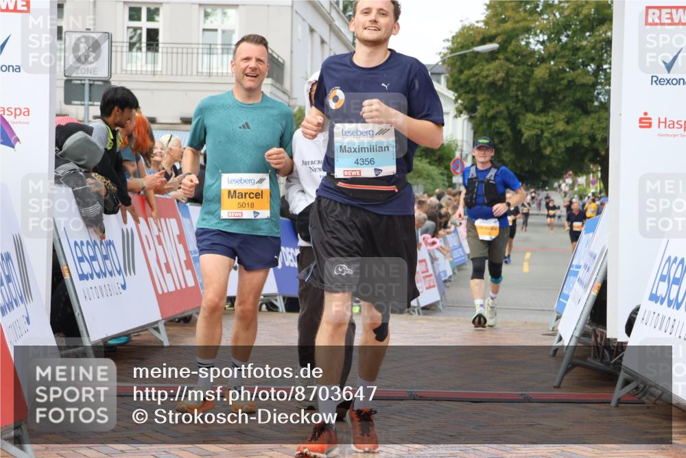 31.08.2025 - 21. Blankeneser Heldenlauf Strokosch-Dieckow http://msf.ph/oto/8703647 31.08.2025 13:02:23 Ziel 5018, 5128, 4356 meine-sportfotos.de