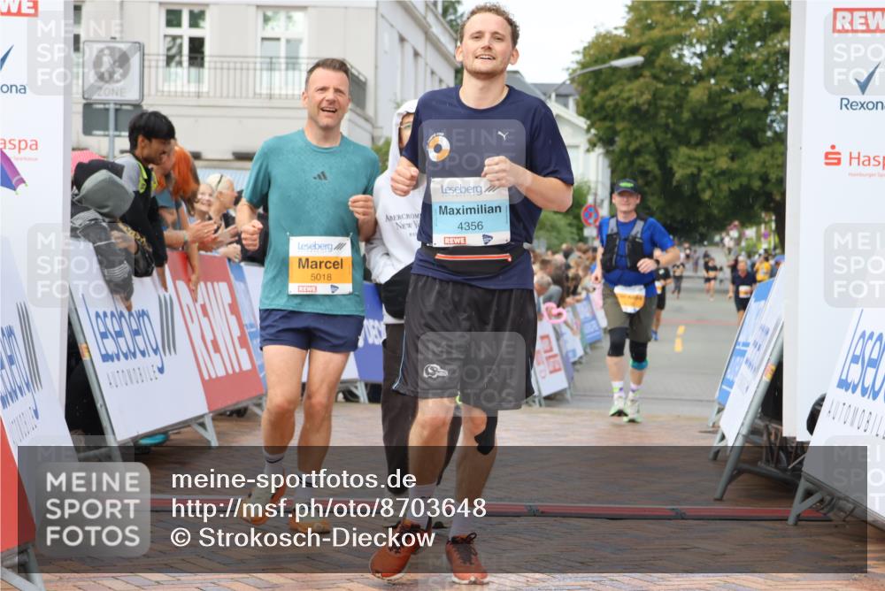 31.08.2025 - 21. Blankeneser Heldenlauf Strokosch-Dieckow http://msf.ph/oto/8703648 31.08.2025 13:02:23 Ziel 5018, 5128, 4356 meine-sportfotos.de