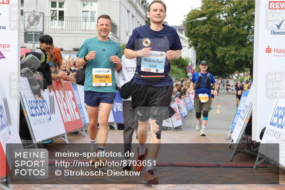 31.08.2025 - 21. Blankeneser Heldenlauf Strokosch-Dieckow http://msf.ph/oto/8703651 31.08.2025 13:02:23 Ziel 5018, 5128, 4356 meine-sportfotos.de