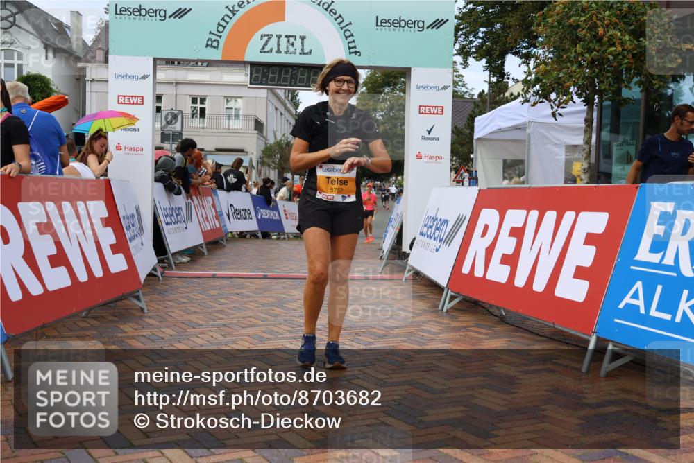 31.08.2025 - 21. Blankeneser Heldenlauf Strokosch-Dieckow http://msf.ph/oto/8703682 31.08.2025 13:02:03 Ziel 5766, 5757, 5064, 5100, 5069 meine-sportfotos.de