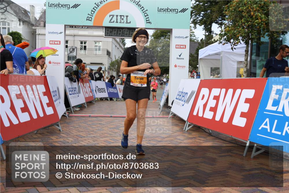 31.08.2025 - 21. Blankeneser Heldenlauf Strokosch-Dieckow http://msf.ph/oto/8703683 31.08.2025 13:02:03 Ziel 5766, 5757, 5064, 5100, 5069 meine-sportfotos.de