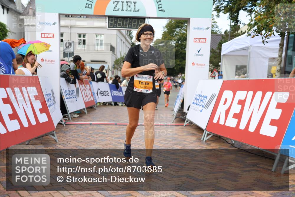 31.08.2025 - 21. Blankeneser Heldenlauf Strokosch-Dieckow http://msf.ph/oto/8703685 31.08.2025 13:02:03 Ziel 5766, 5757, 5064, 5100, 5069 meine-sportfotos.de