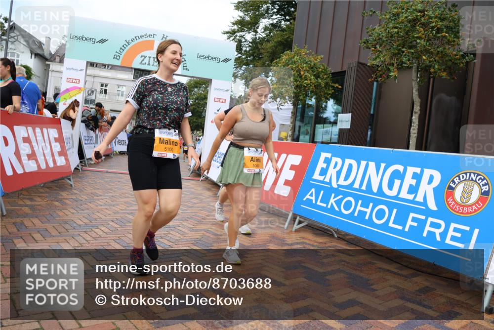 31.08.2025 - 21. Blankeneser Heldenlauf Strokosch-Dieckow http://msf.ph/oto/8703688 31.08.2025 13:02:00 Ziel 5325, 5757, 5064, 5100, 5069 meine-sportfotos.de