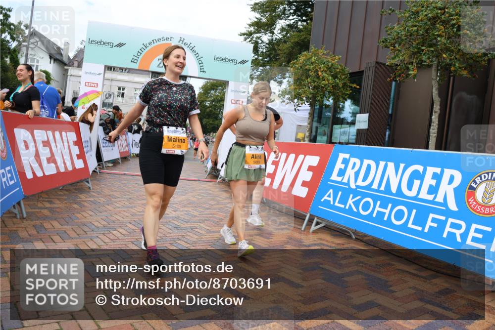 31.08.2025 - 21. Blankeneser Heldenlauf Strokosch-Dieckow http://msf.ph/oto/8703691 31.08.2025 13:02:00 Ziel 5325, 5757, 5064, 5100, 5069 meine-sportfotos.de