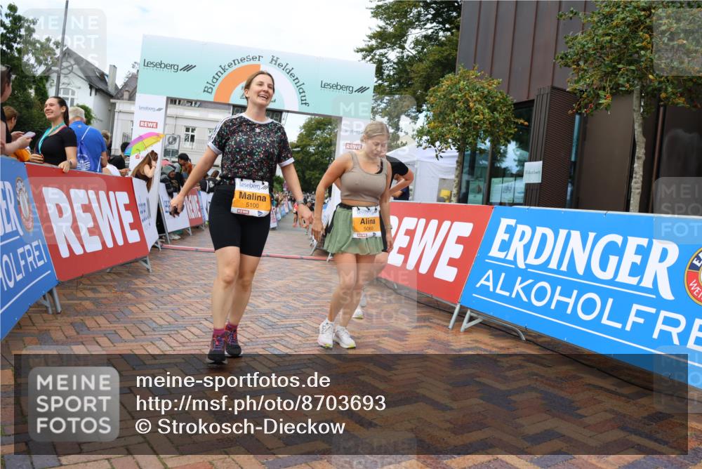 31.08.2025 - 21. Blankeneser Heldenlauf Strokosch-Dieckow http://msf.ph/oto/8703693 31.08.2025 13:01:59 Ziel 5325, 5757, 5612, 5064, 5100, 5069 meine-sportfotos.de