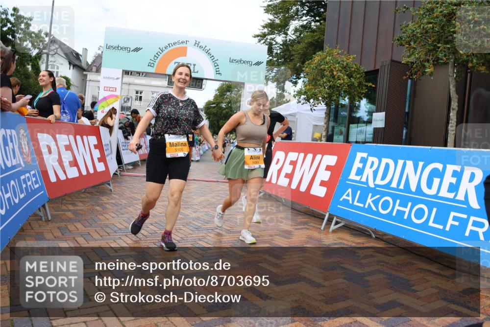 31.08.2025 - 21. Blankeneser Heldenlauf Strokosch-Dieckow http://msf.ph/oto/8703695 31.08.2025 13:01:59 Ziel 5325, 5757, 5612, 5064, 5100, 5069 meine-sportfotos.de