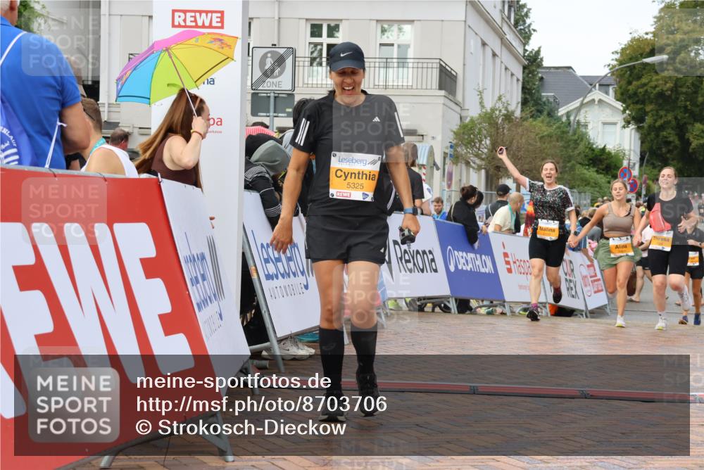31.08.2025 - 21. Blankeneser Heldenlauf Strokosch-Dieckow http://msf.ph/oto/8703706 31.08.2025 13:01:54 Ziel 5325, 5612, 5064, 5100, 5069, 4307 meine-sportfotos.de