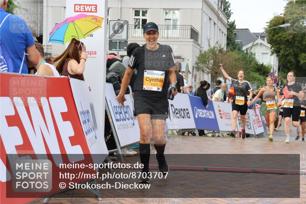 31.08.2025 - 21. Blankeneser Heldenlauf Strokosch-Dieckow http://msf.ph/oto/8703707 31.08.2025 13:01:54 Ziel 5325, 5612, 5064, 5100, 5069, 4307 meine-sportfotos.de