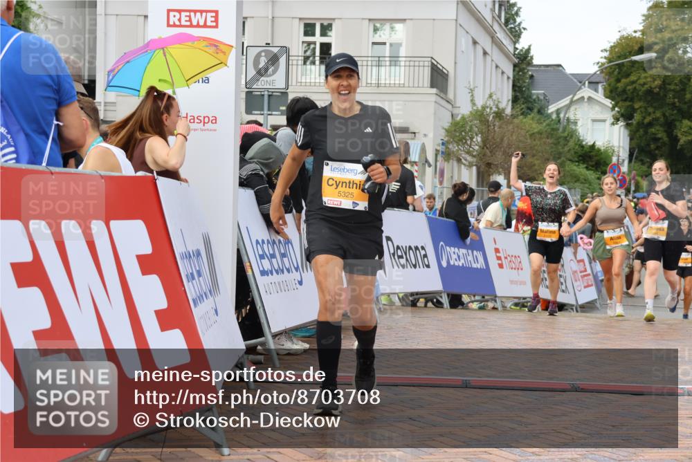 31.08.2025 - 21. Blankeneser Heldenlauf Strokosch-Dieckow http://msf.ph/oto/8703708 31.08.2025 13:01:54 Ziel 5325, 5612, 5064, 5100, 5069, 4307 meine-sportfotos.de