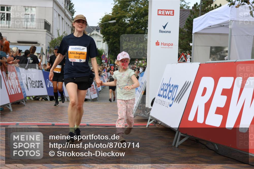 31.08.2025 - 21. Blankeneser Heldenlauf Strokosch-Dieckow http://msf.ph/oto/8703714 31.08.2025 13:01:51 Ziel 5325, 5612, 4307 meine-sportfotos.de