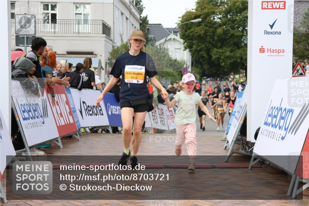 31.08.2025 - 21. Blankeneser Heldenlauf Strokosch-Dieckow http://msf.ph/oto/8703721 31.08.2025 13:01:51 Ziel 5325, 5612, 4307 meine-sportfotos.de