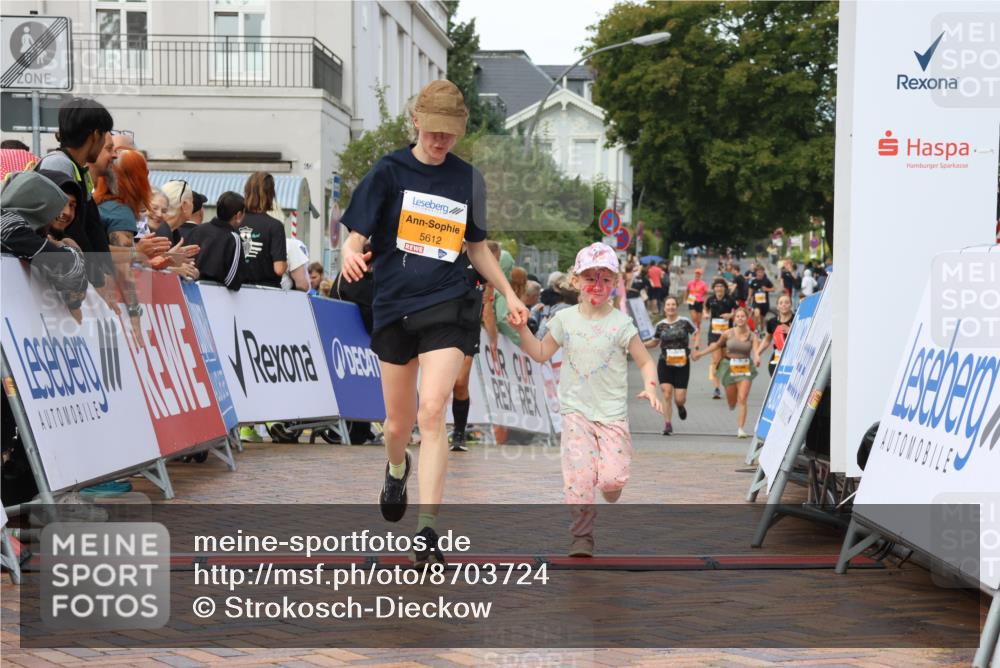 31.08.2025 - 21. Blankeneser Heldenlauf Strokosch-Dieckow http://msf.ph/oto/8703724 31.08.2025 13:01:50 Ziel 5325, 5612, 4307 meine-sportfotos.de