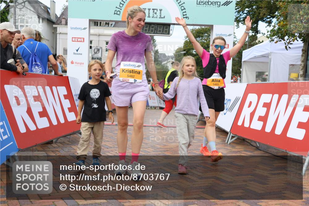 31.08.2025 - 21. Blankeneser Heldenlauf Strokosch-Dieckow http://msf.ph/oto/8703767 31.08.2025 13:01:10 Ziel 5465, 5462 meine-sportfotos.de