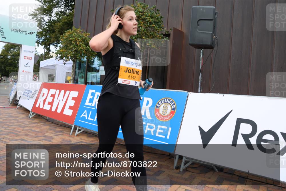 31.08.2025 - 21. Blankeneser Heldenlauf Strokosch-Dieckow http://msf.ph/oto/8703822 31.08.2025 13:00:05 Ziel 5764, 5142, 5233 meine-sportfotos.de