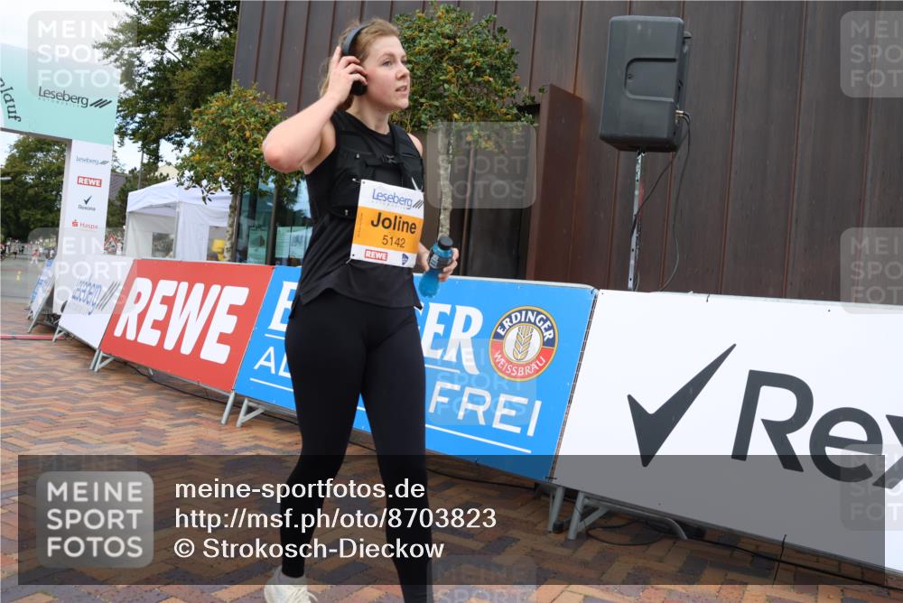 31.08.2025 - 21. Blankeneser Heldenlauf Strokosch-Dieckow http://msf.ph/oto/8703823 31.08.2025 13:00:05 Ziel 5764, 5142, 5233 meine-sportfotos.de
